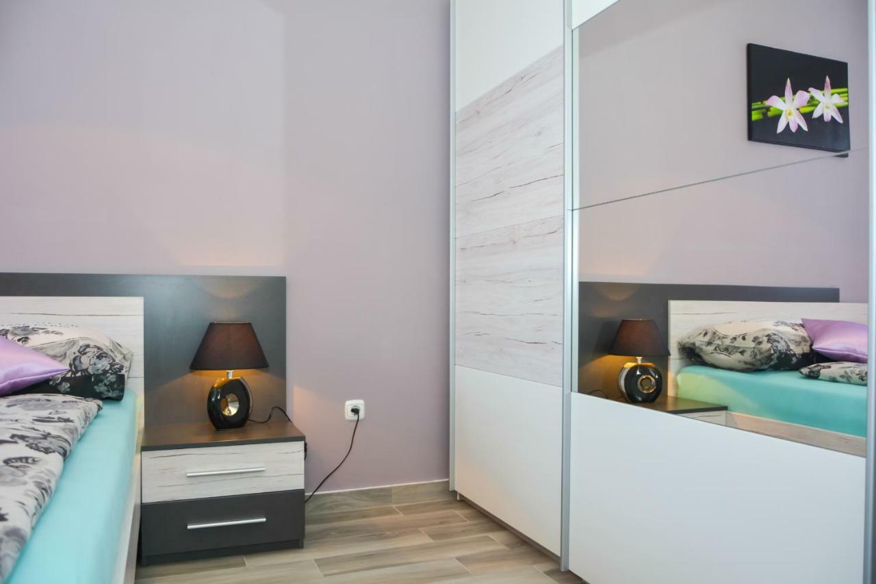 Apartment Klaudio Senj  Buitenkant foto