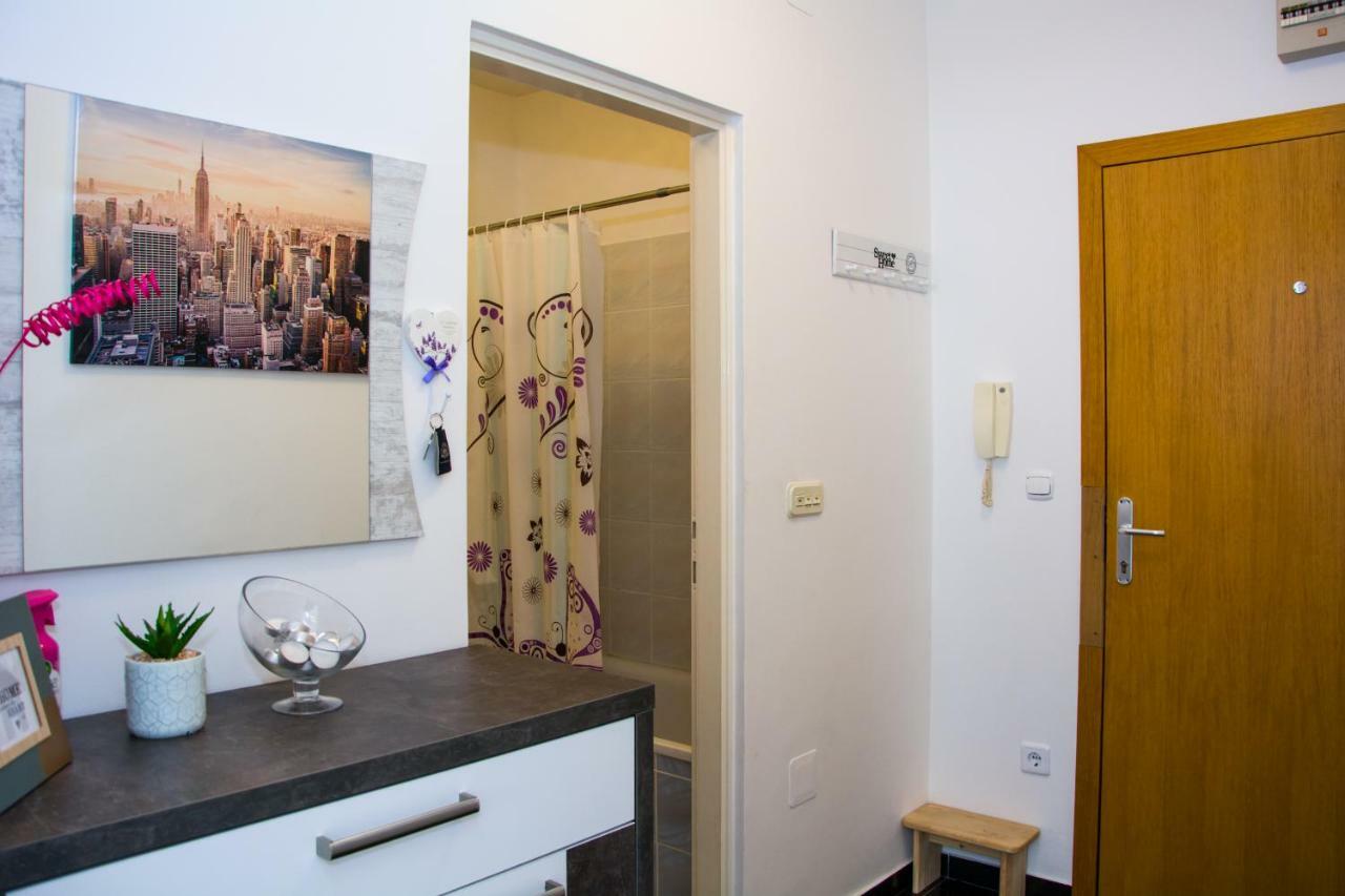 Apartment Klaudio Senj  Buitenkant foto